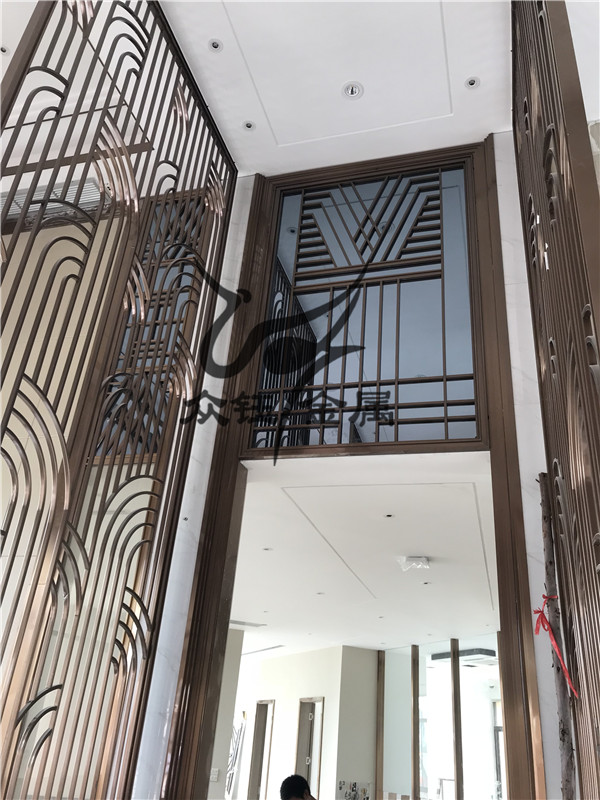佛山市眾鈺金屬制品 全國酒店大堂不銹鋼屏風格柵與鋁合金板批量定制專家